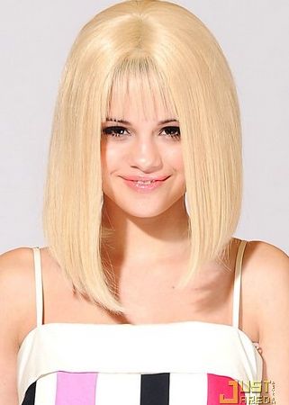 selena-gomez-blonde-wig-again-031.jpg